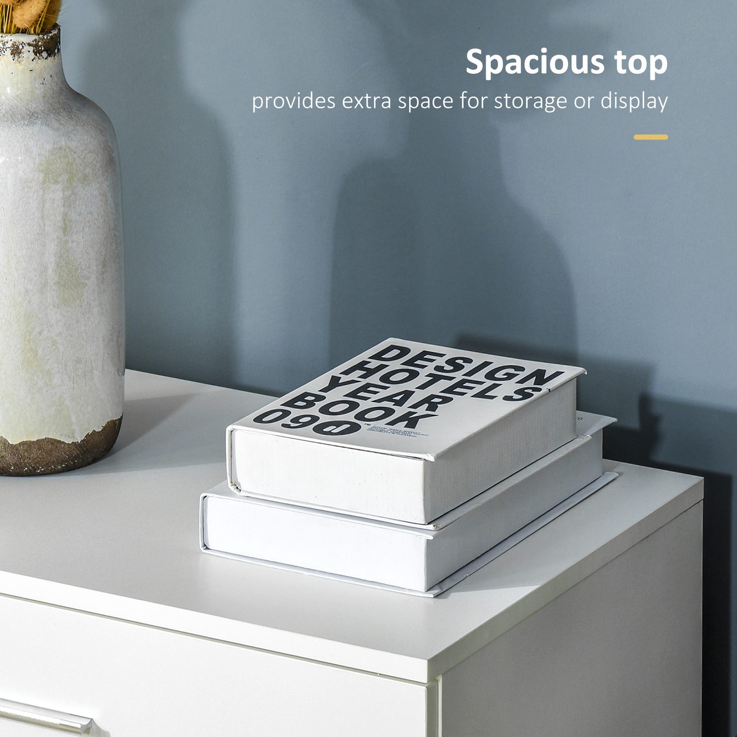 White 4-drawer chest with brushed aluminium handles